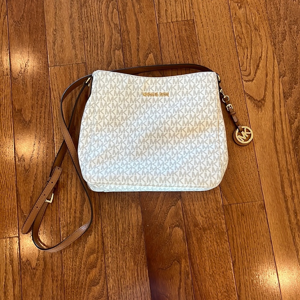 Michael Kors Jet Set Travel Logo Messenger bag
